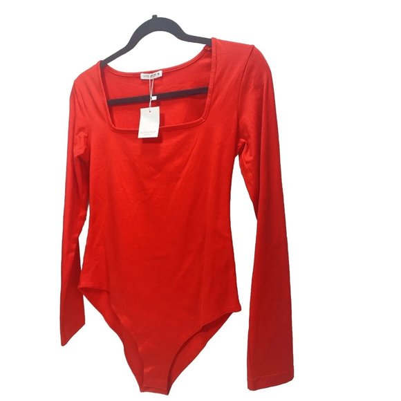 Brand New Women’s Long Sleeve Solid Red Square Neck Bodysuit, Size Medium - Picture 3 of 9